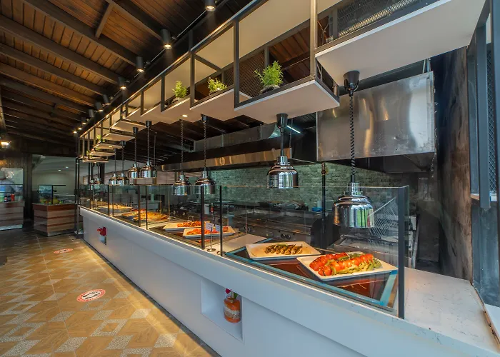 Maya World Hotel 4*